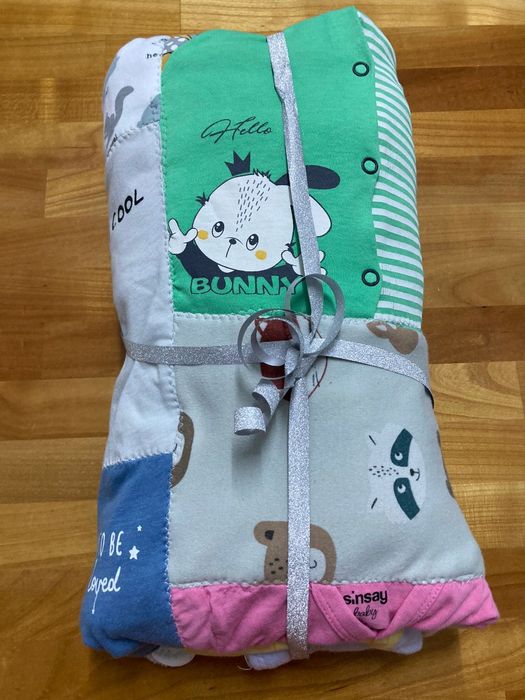 Paturica din hainitele mici ale lui bebe personalizata