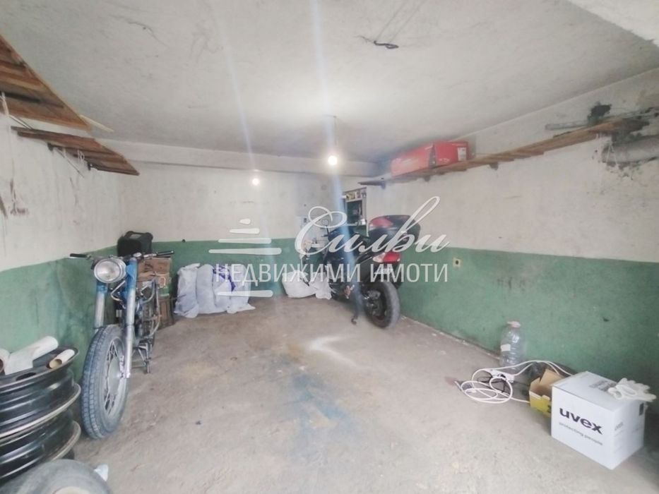 Тухлен гараж- кв. Добруджански