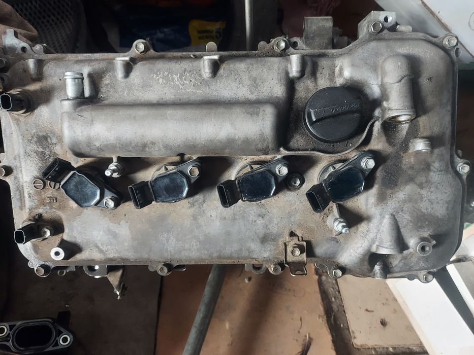 Продам двигатель Тойота королла    1 ZR FE