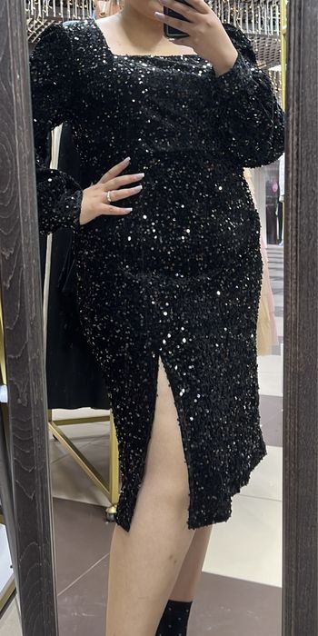 Платье в пайетках, 54-56 размер