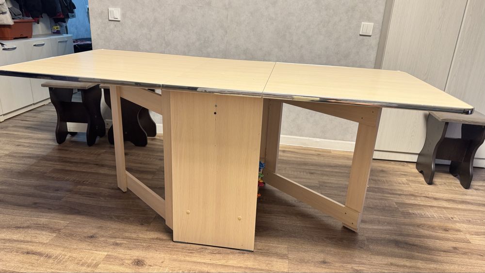 Продам раздвижной стол