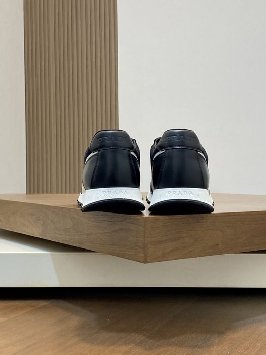 Adidasi Prada , calitate premium , pe comanda , 44 , noi