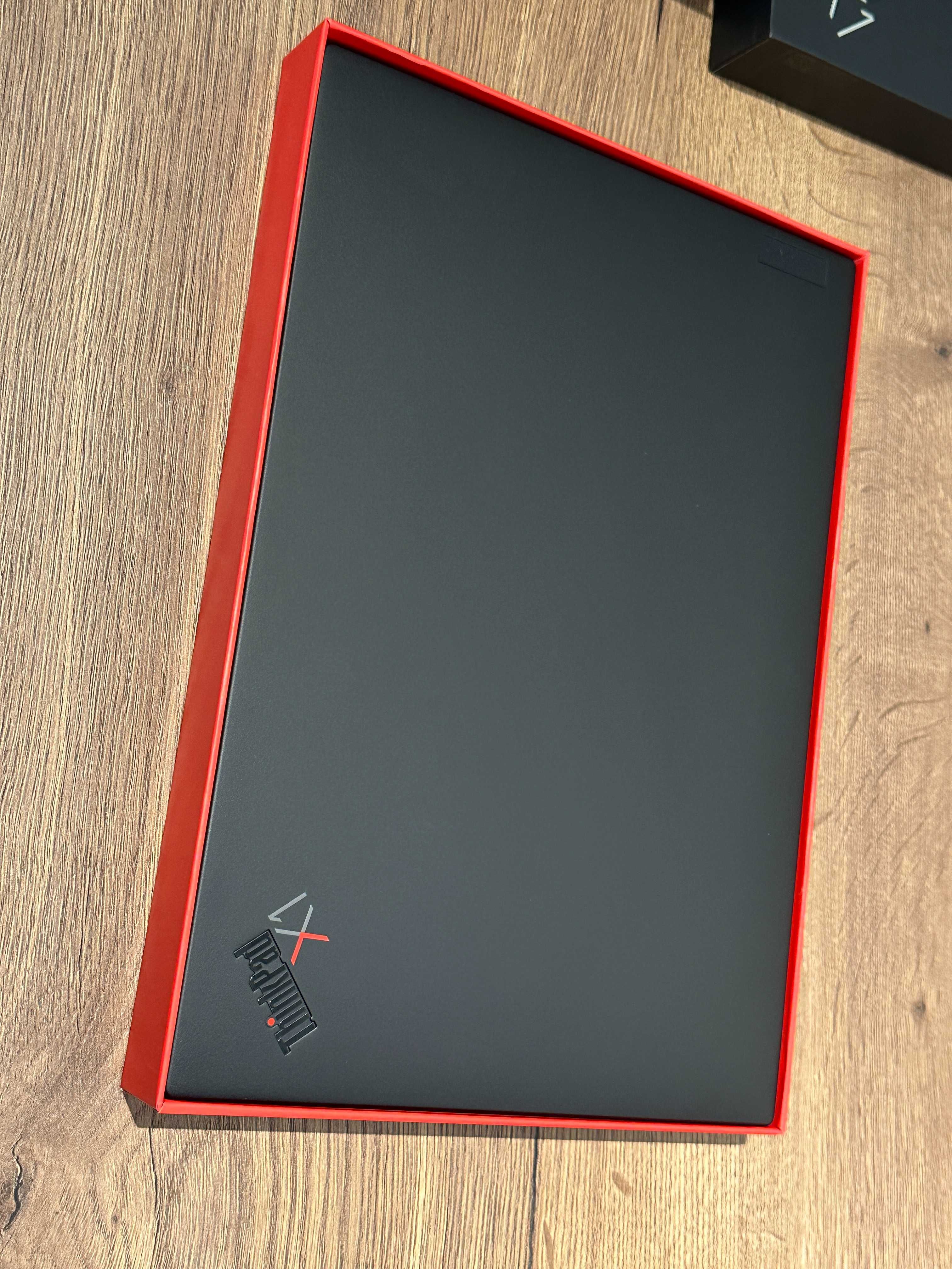 Lenovo ThinkPad X1 Carbon Gen 11 14" Touch 7-1365U 16GB Ram 1TB SSD
