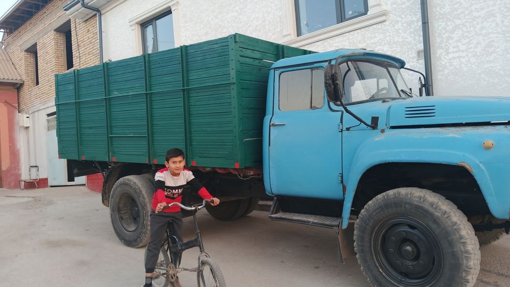 Yili 1992 Zil 130 mator karopka bolgan polni zbor