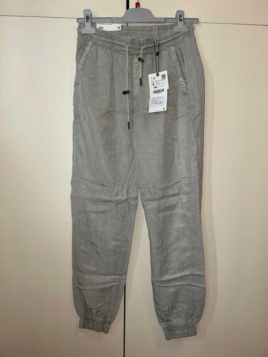 Pantaloni Zara jogger noi, cu eticheta