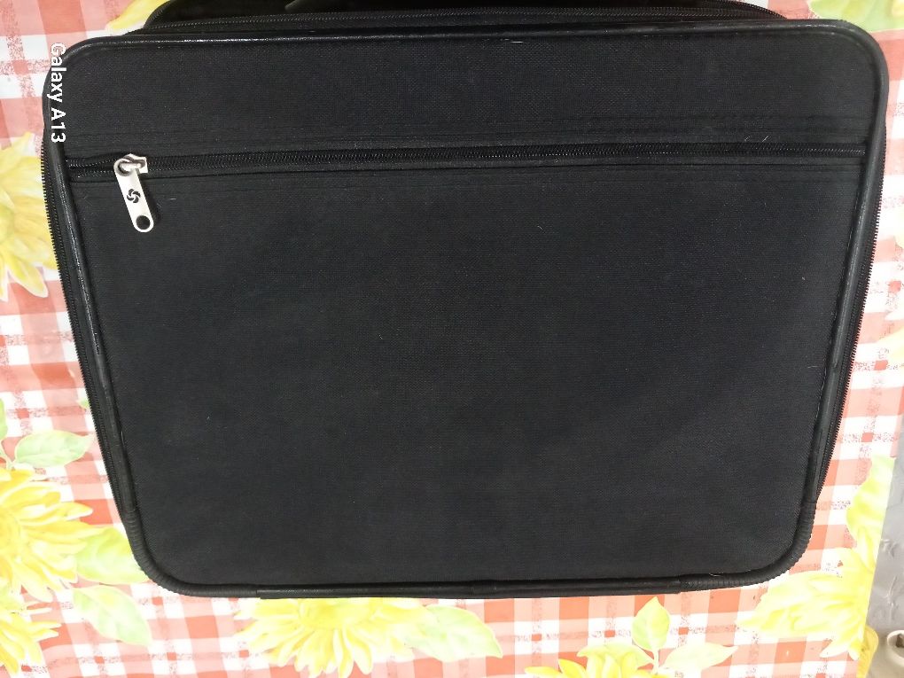 Чанта за лаптоп и документи