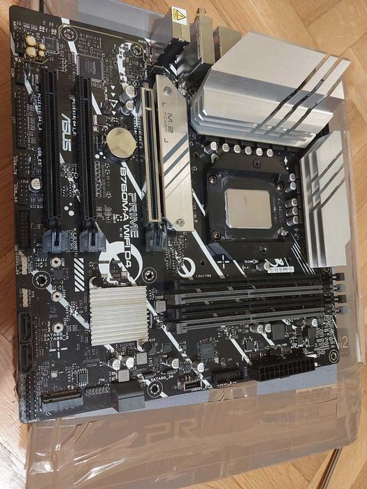 i7 13700 + Asus Prime B760M-A Wi-Fi D4 + ARCTIC Freezer III 240 A-RGB