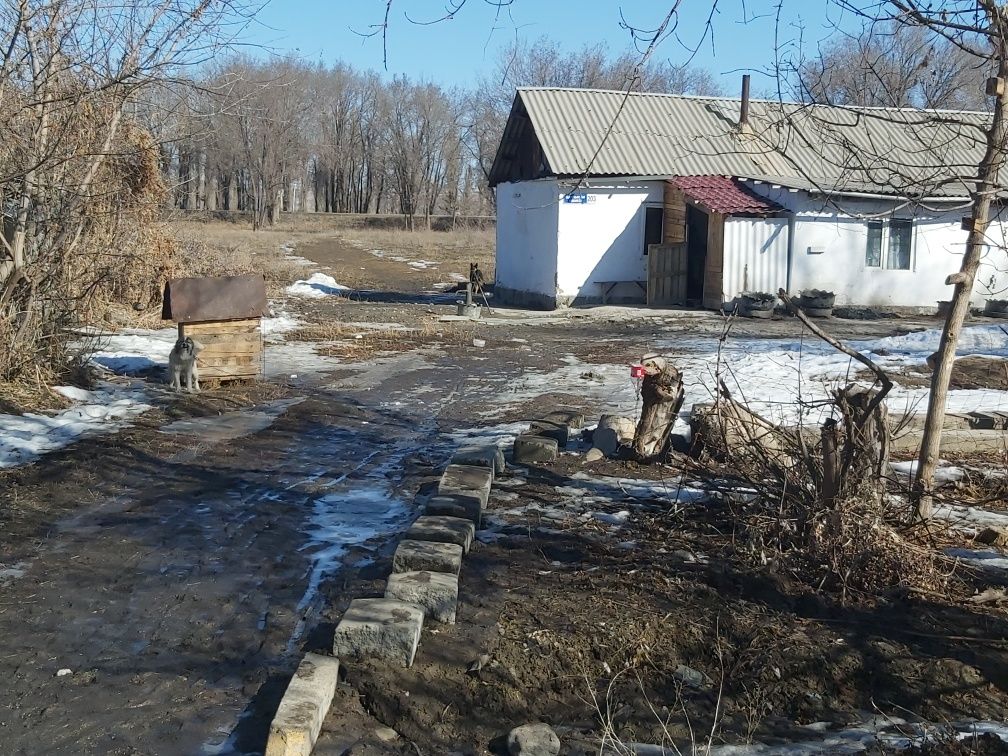 Продам земельный участок с времянкой с.Карабулак