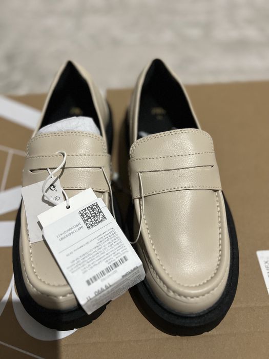 Продам детский лоферы