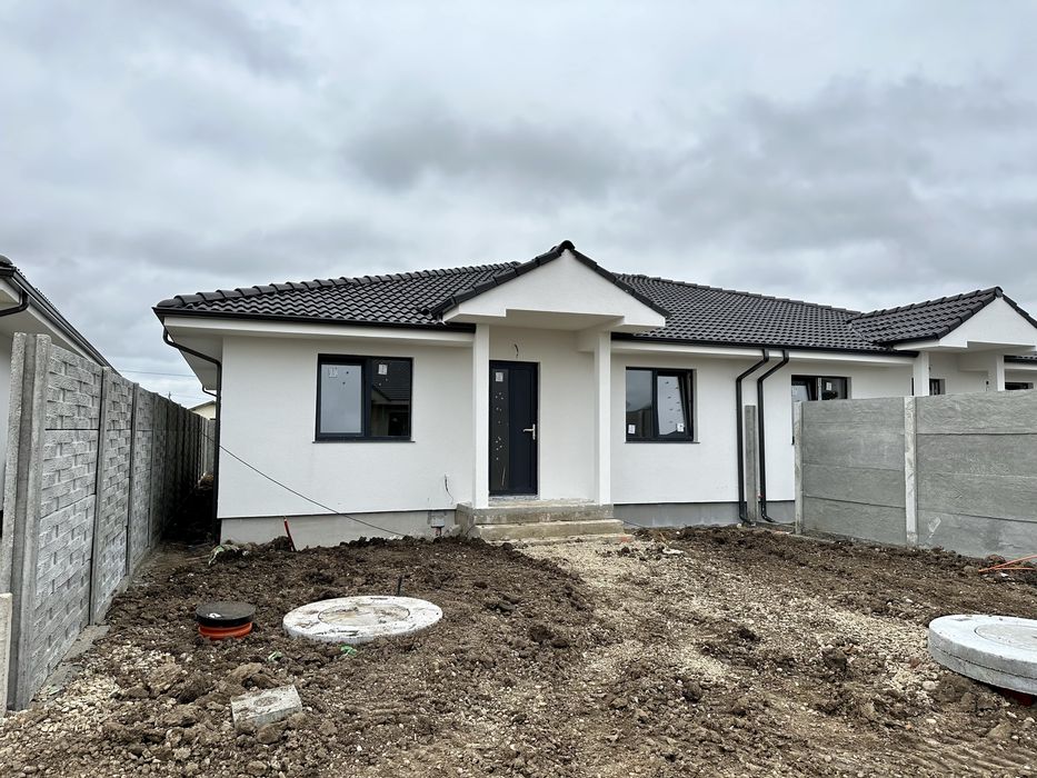 Casa Noua Tip Duplex-La Intrare In Nojorid-GAZ-Gard Inclus