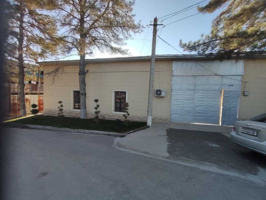 Uy hovli sotiladi
