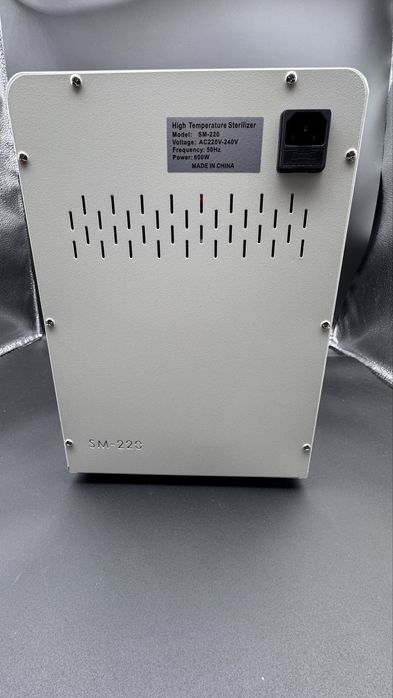 Стерилизатор сухожар шкаф с двумя полками.обьем 8 литра.