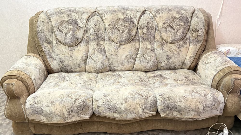 Отдам бесплатно диван