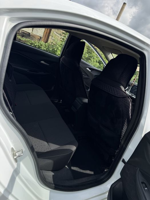 Chevrolet Onix Turbo в идеальном состоянии