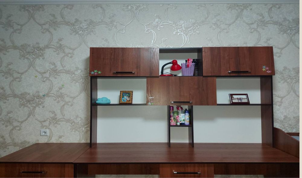 Двухместная парта с полками