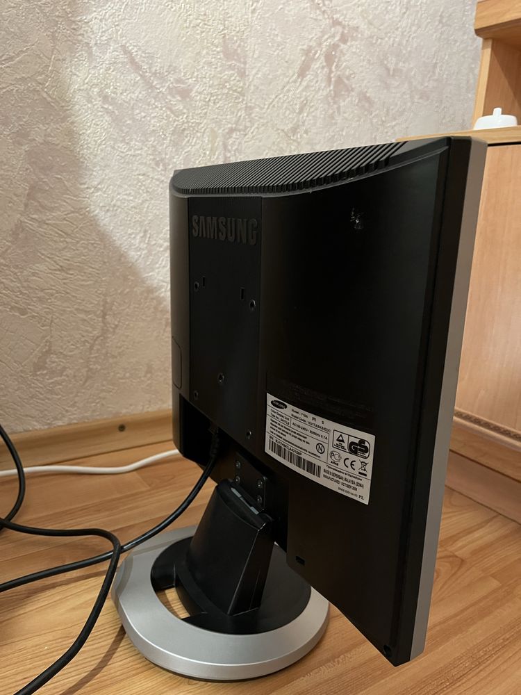Монитор Samsung - 17 инча