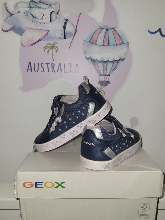 Vând teniși Geox , marimea 23, piele naturala