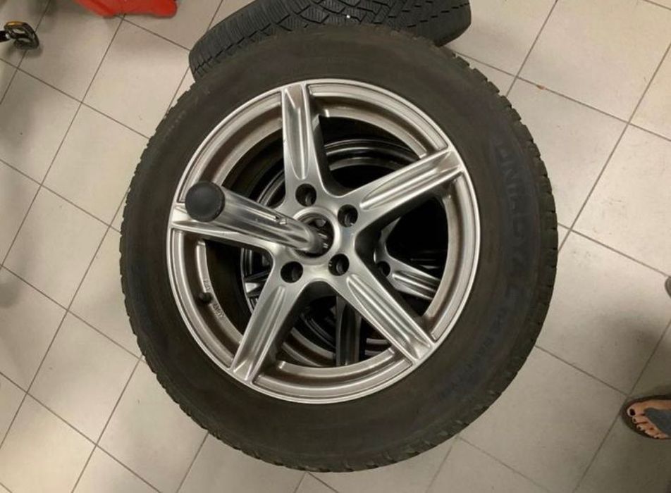 Лети джанти 17”5x112 заVAG със зимни гуми.Топ цена 550 лв