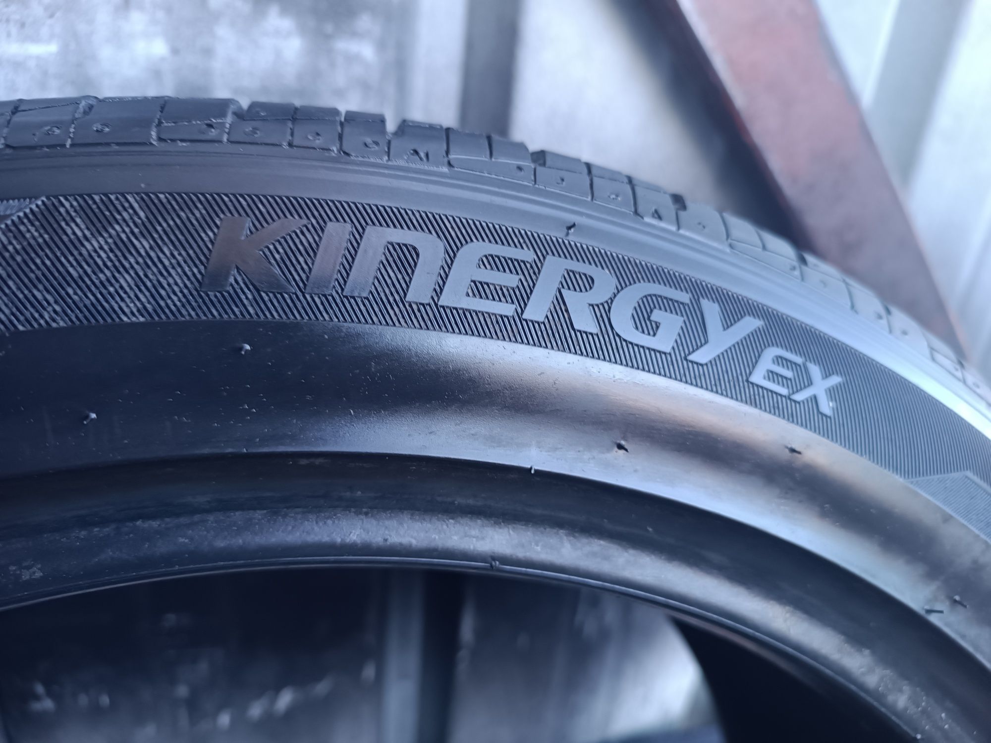 225/45/18 Hankook