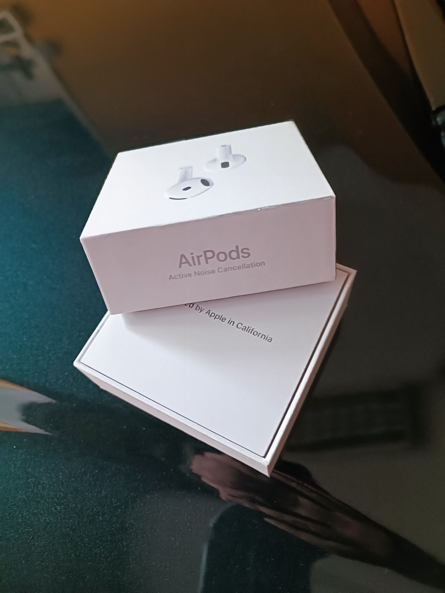 Apple AirPods кутия