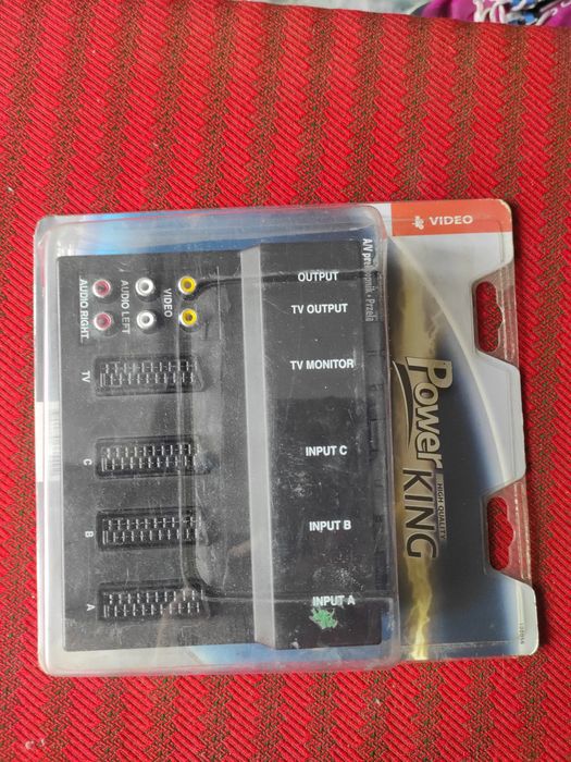 Sistem Smart centralizat de conectare și comutare AV stereo, nou in cu