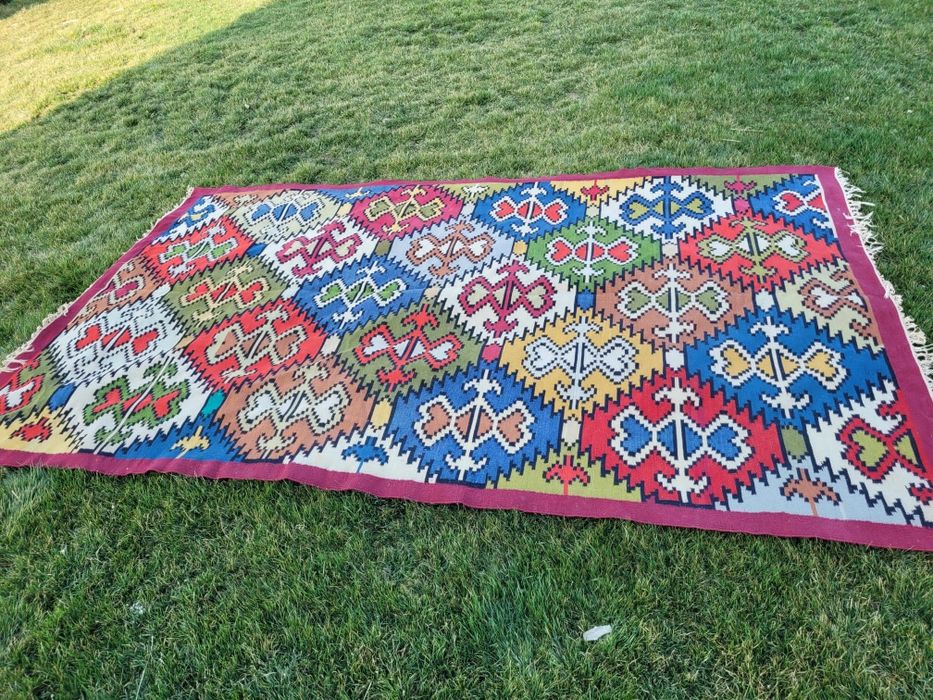 Covor vechi oltenesc cu forme geometrice