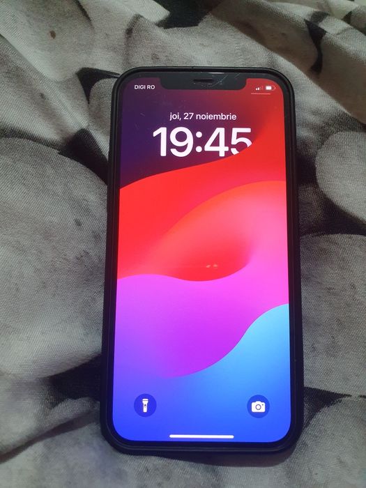 Schimb 2 telefoane pe 1 mai bun