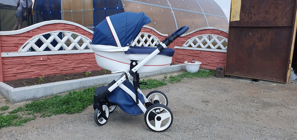 Коляска детская 3 в 1
