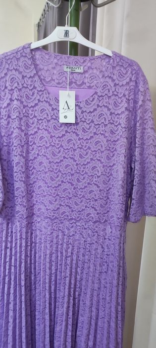 Продам женские платья