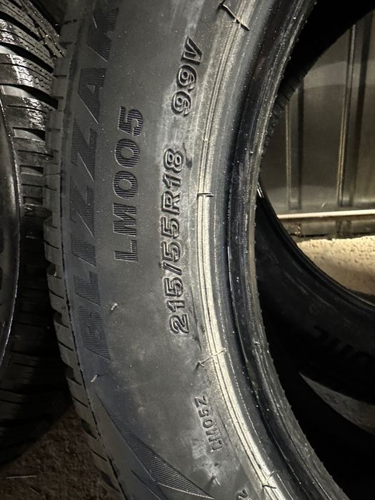 Anvelope iarna noi Bridgestone 215/55 R18 Blizzak LM005 99V XL