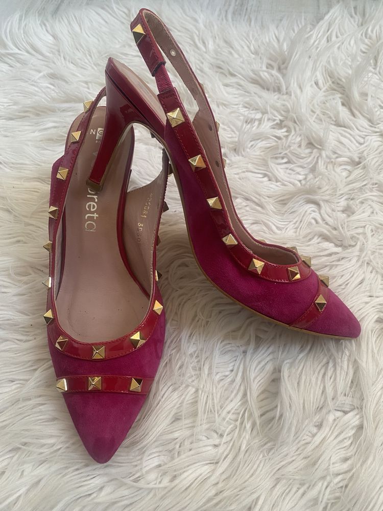 Испански обувки Valentino