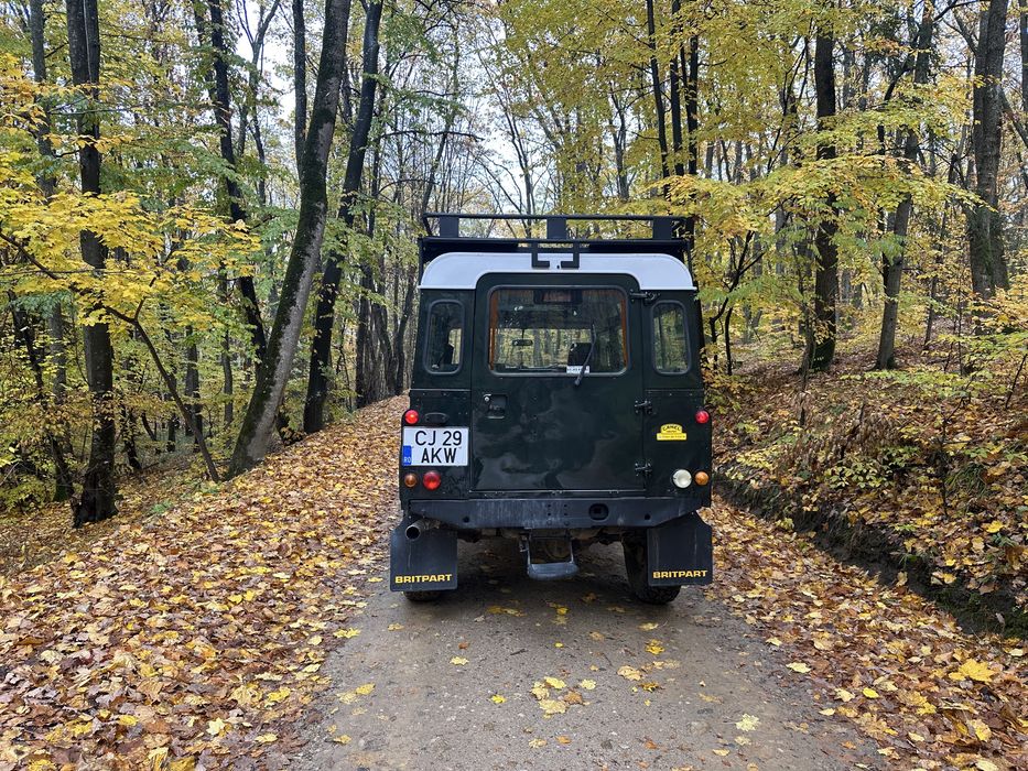 Land Rover Defender 110 - 2002 | 2.5 Diesel | 230.000 km | 9 locuri |