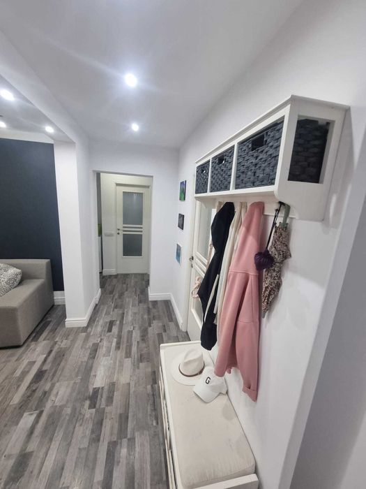 Vand Apartament 4 Camere
83500 EUR negociabil