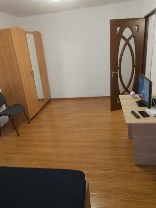 Vând Garsoniera confort 1