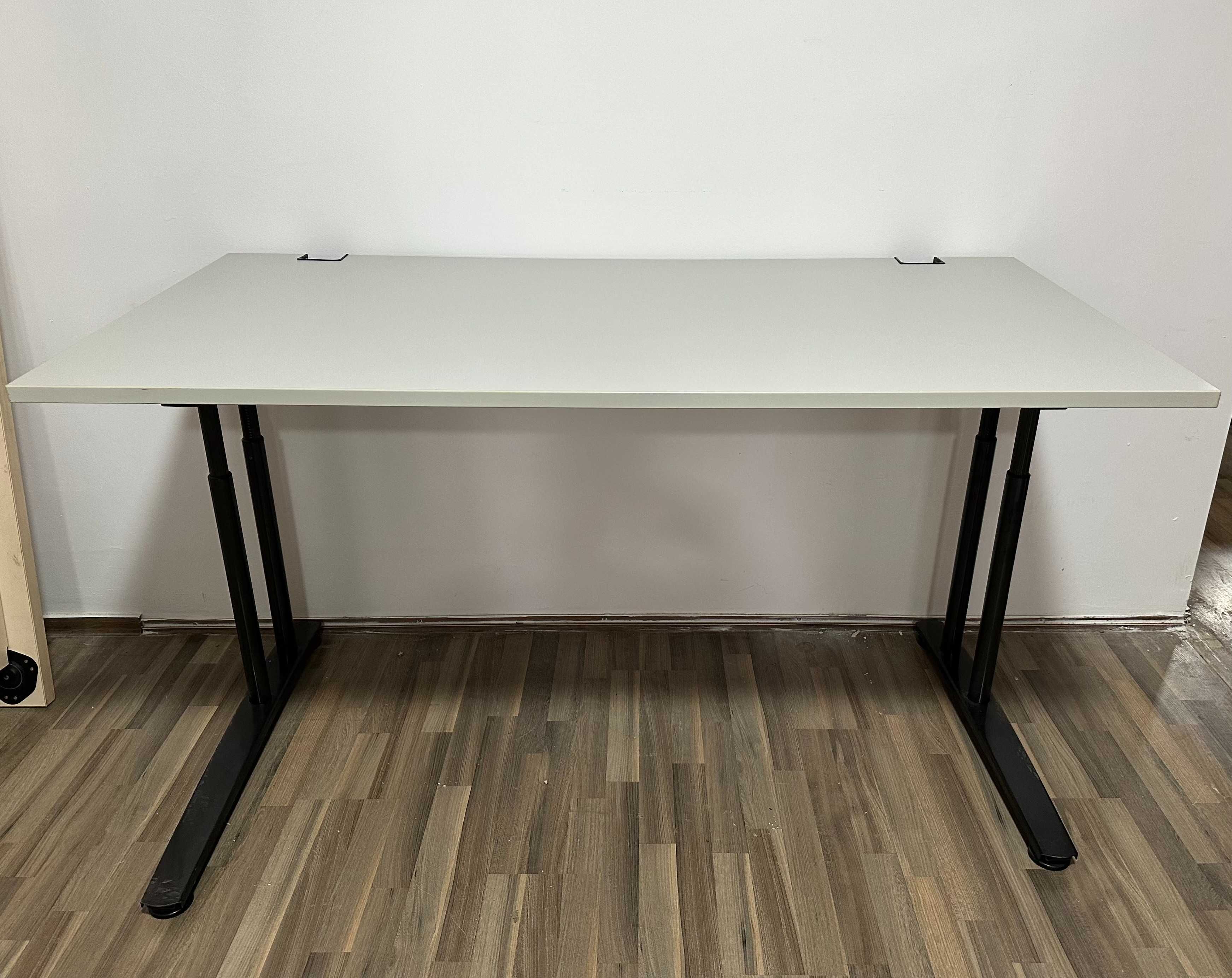 2 buc Birou reglabil cu cadru metalic; Masa de lucru cu blat 180x80