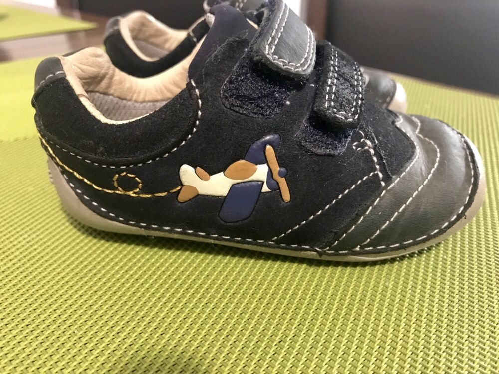 Детски обувки за широко и пухкаво краче Сlarks first shoes 4Н - Бебешк