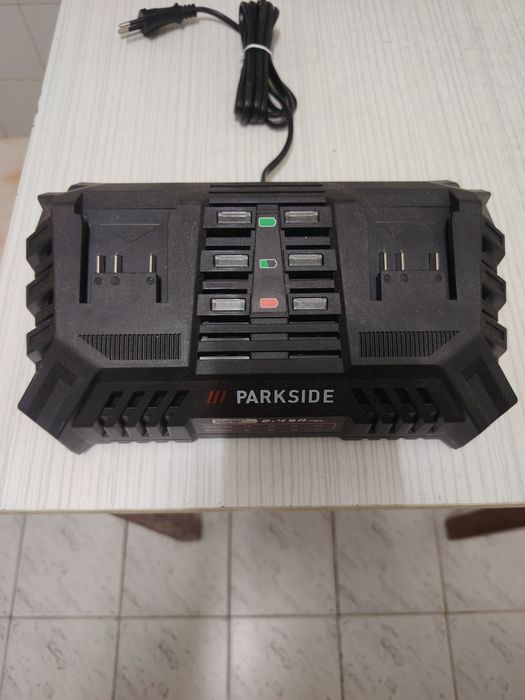 Акумолаторен винтоветрт PARKSIDE+ двойно зарядно и една батерия