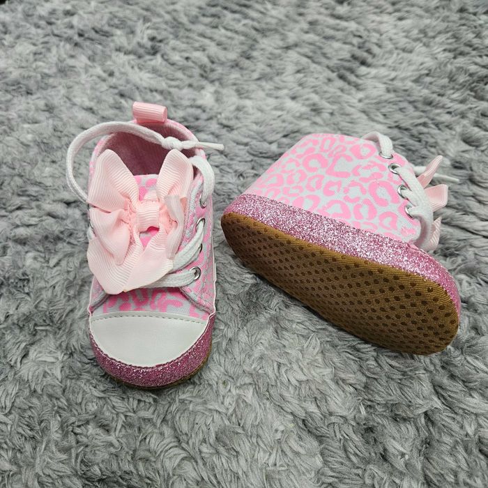 Бебешки обувки нови