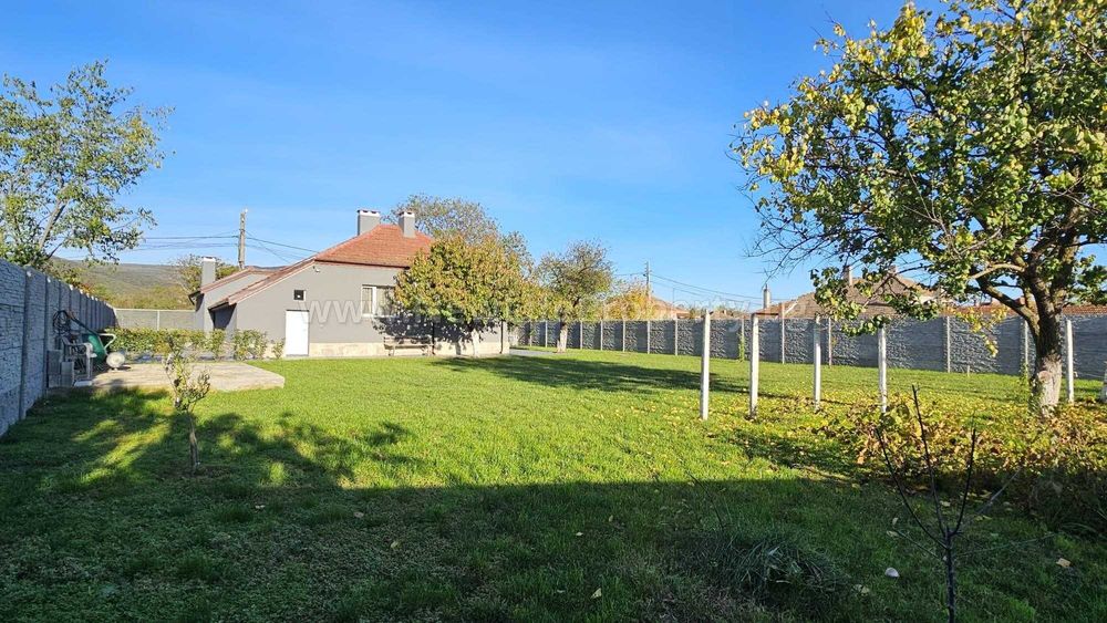 Едноетажна къща в с. Гюльовца