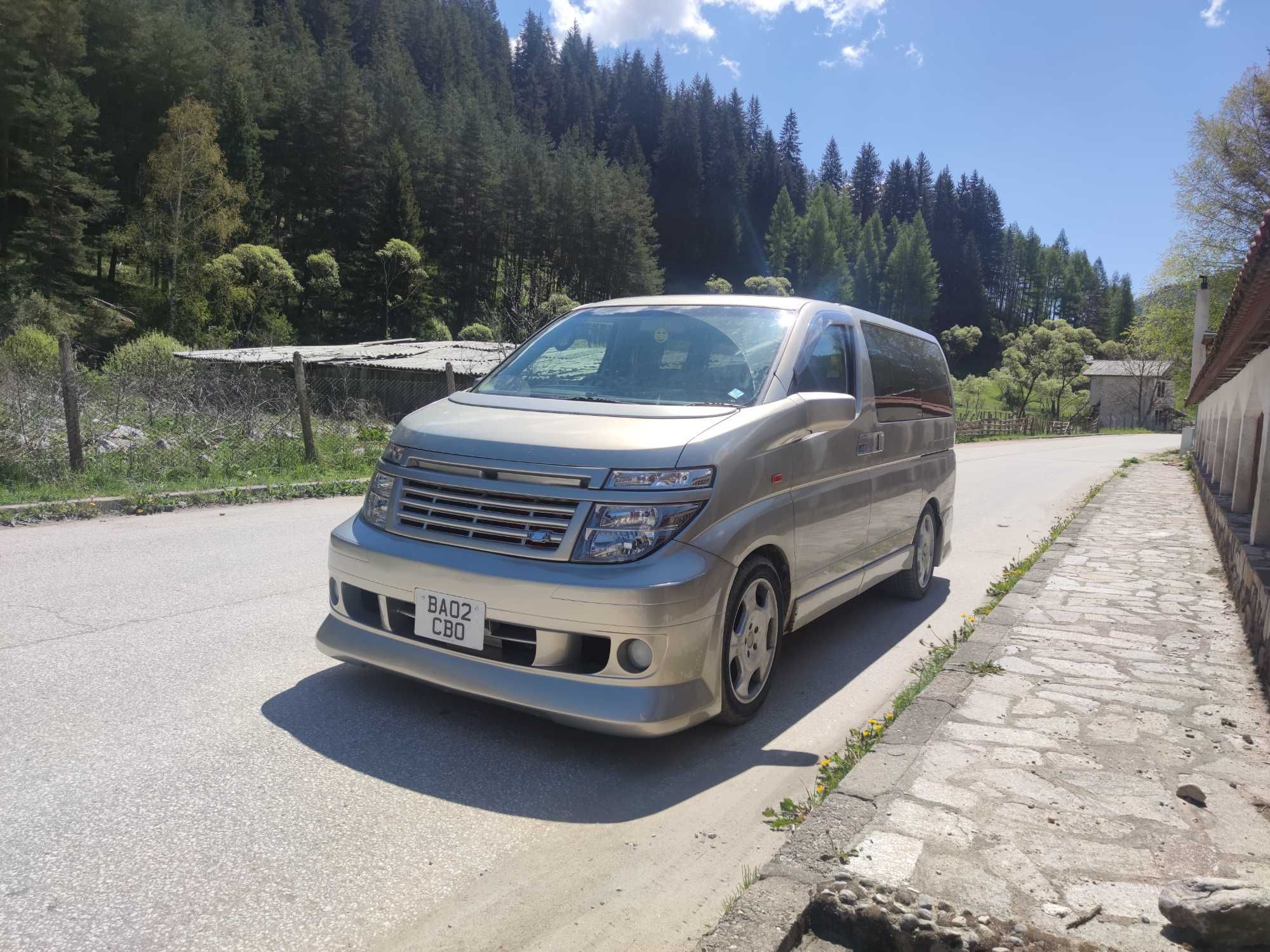 Нисан елгранд Nissan Elgrand