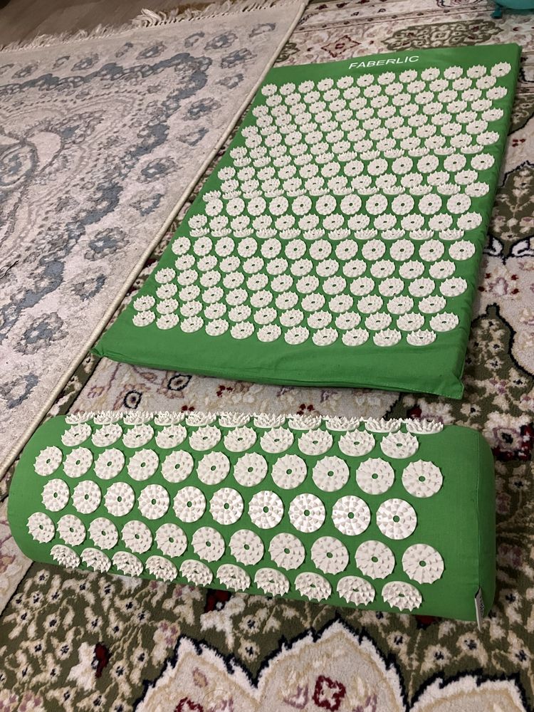 Продам акупунктурный массажный коврик от компании Фаберлик