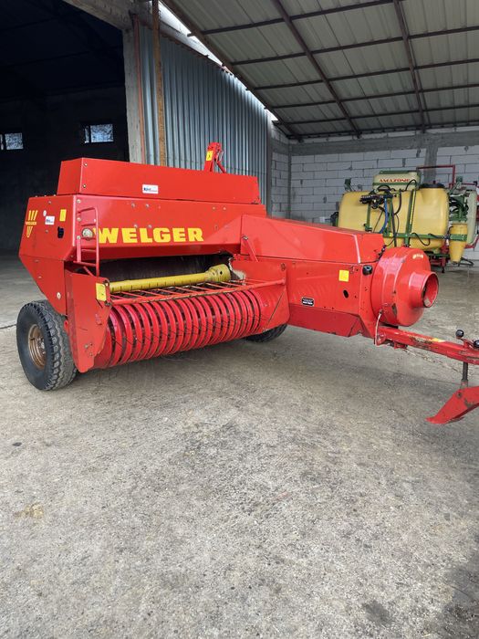 Presa de baloti ( balotat ) Claas Markant 65 , 51, Welger , John Deere