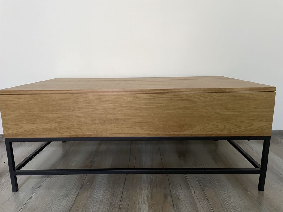 Vand masuta de cafea noua,cumparata de la magazin Jisk