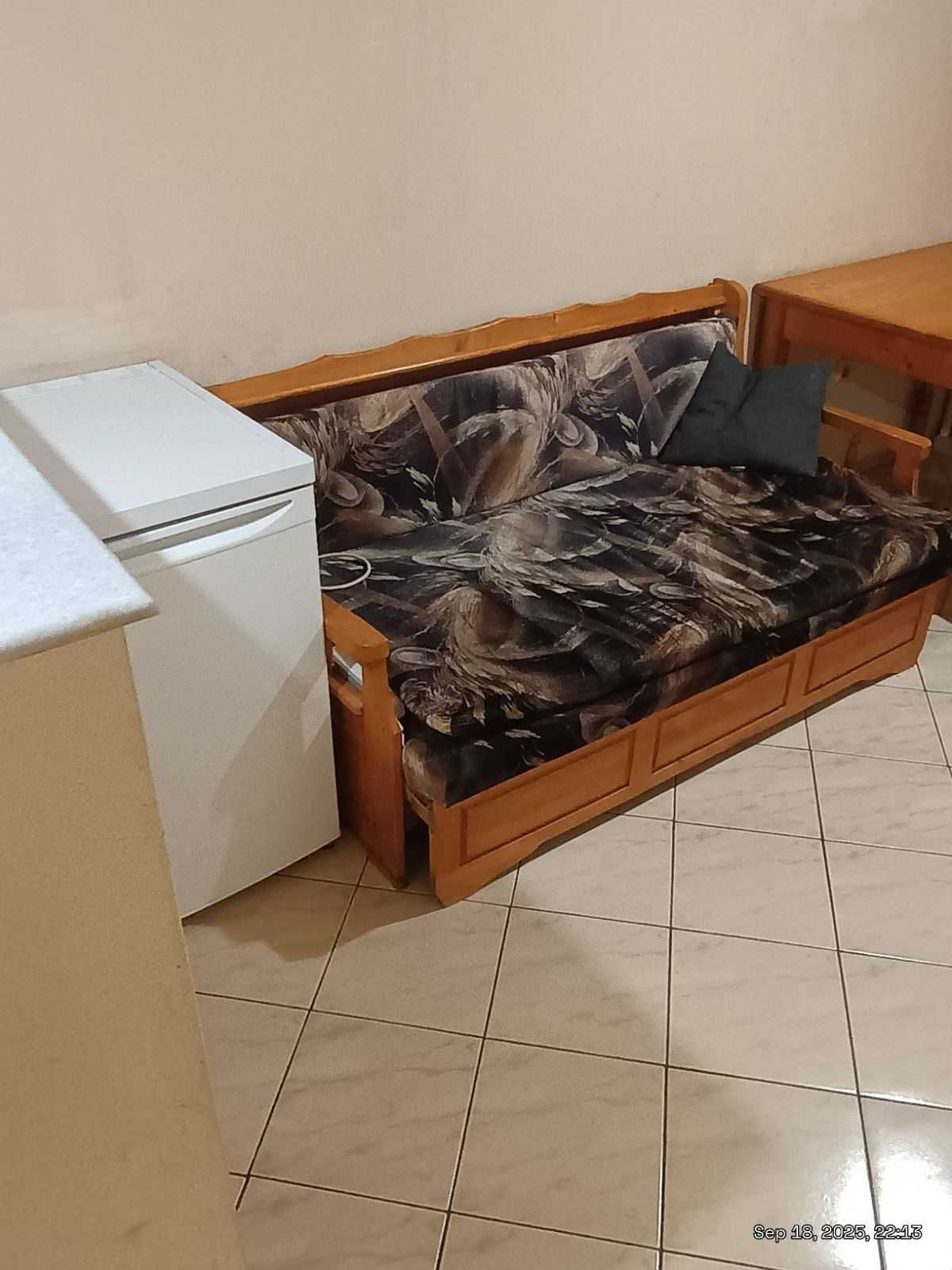 Мебели от чам в добро състояние
