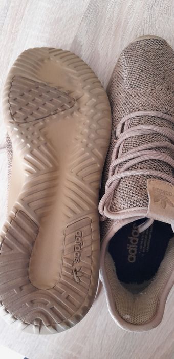 Adidasi marca Adidas, nr.42