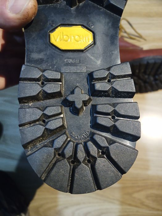 Bocanci de lucru adevărați 40 talpă vibram