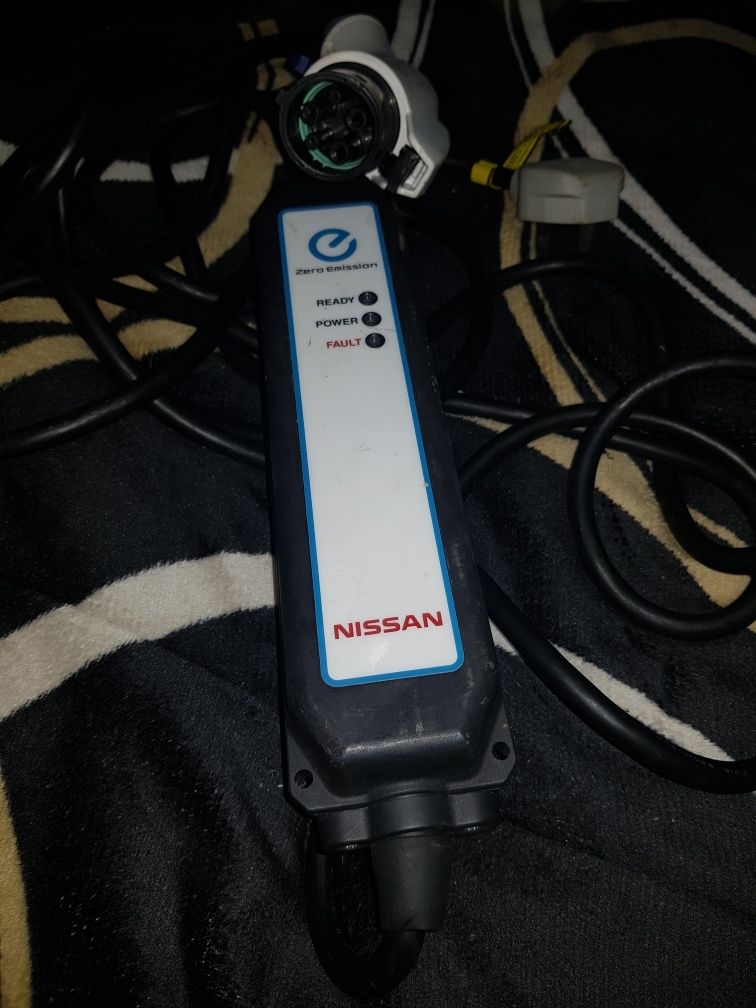 Charger nissan leaf