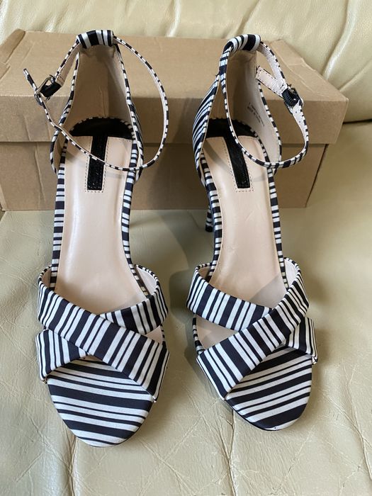 Dorothy perkins - дамски сандали /обувки на ток