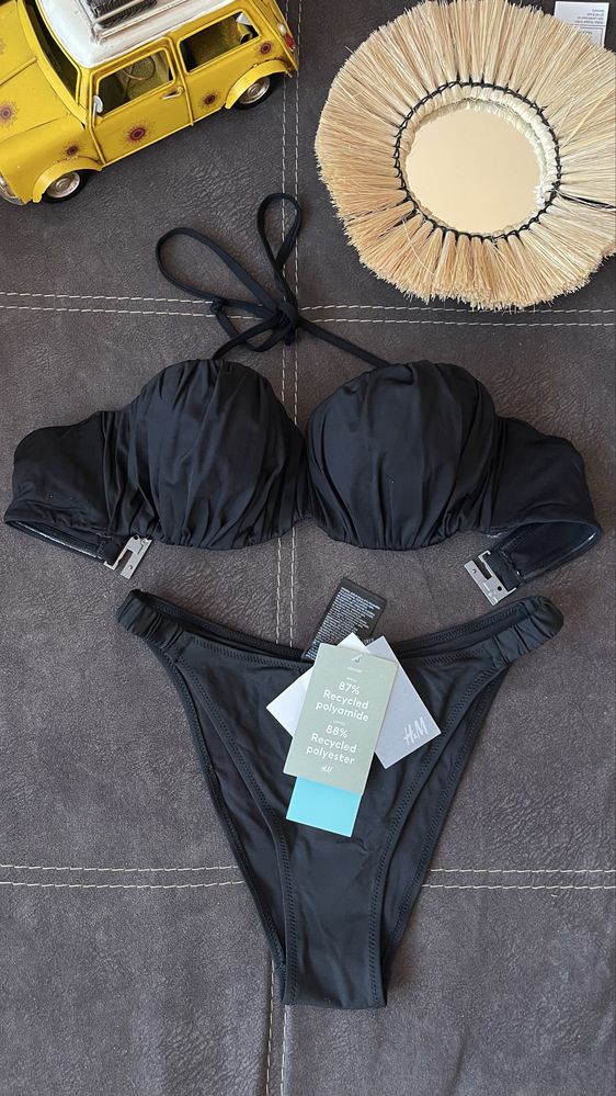 Прекрасни бански на H&M с подплънки и повдигащ ефект