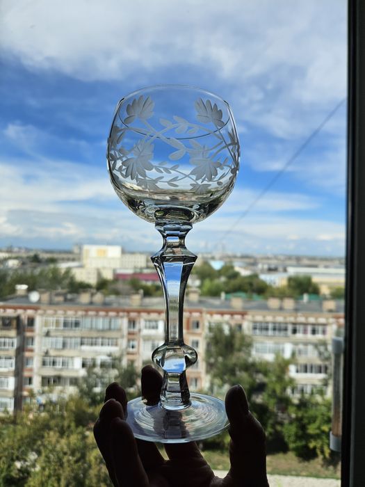 Хрустальные фужеры и рюмки